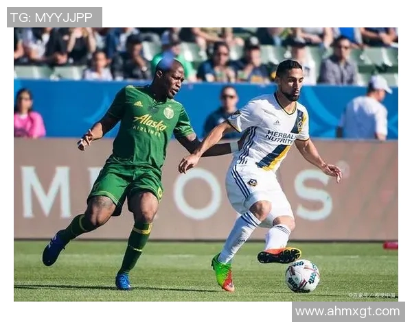 哥伦布机与科罗拉多的激烈对决展现篮球魅力与团队精神 哥伦布机与科罗拉多的激烈对决展现篮球魅力与团队精神