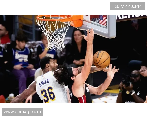 2020年NBA季后赛火箭与雷霆激战823的精彩瞬间与战术分析 2020年NBA季后赛火箭与雷霆激战823的精彩瞬间与战术分析