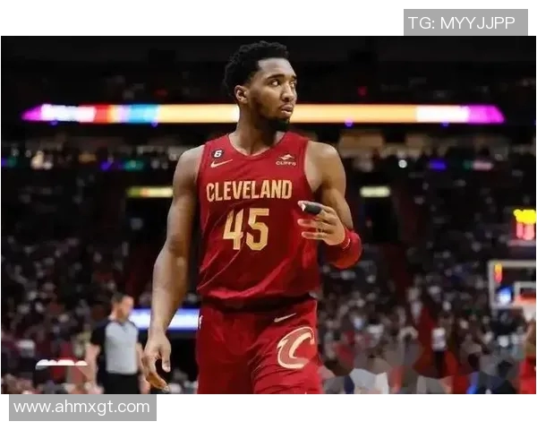 多诺万米切尔带领球队重返巅峰的奋斗历程与成就分析 多诺万米切尔带领球队重返巅峰的奋斗历程与成就分析