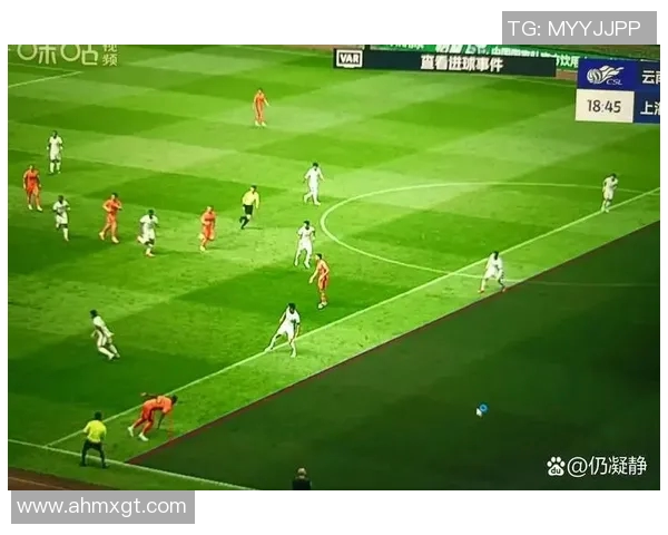 日本与阿联酋比赛裁判组表现分析及争议判罚回顾