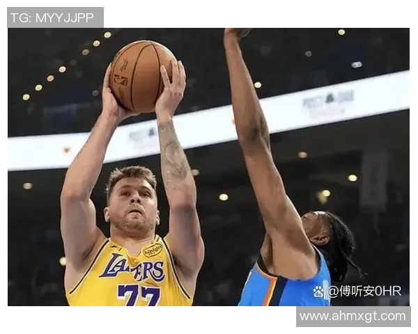 湖人雷霆赛场冲突引发激烈打斗球迷反应热烈